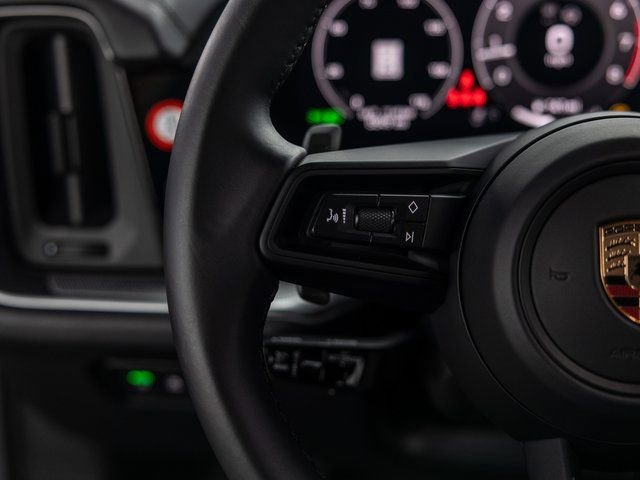 Certified 2025 Porsche Cayenne Coupe image 45