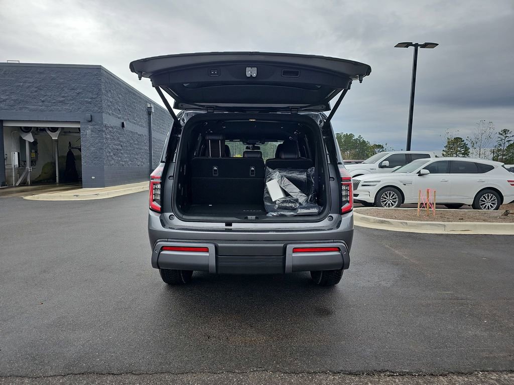 New 2026 Nissan Armada SL w/ Captain's Chari Seat Package AWD/4WD image 17