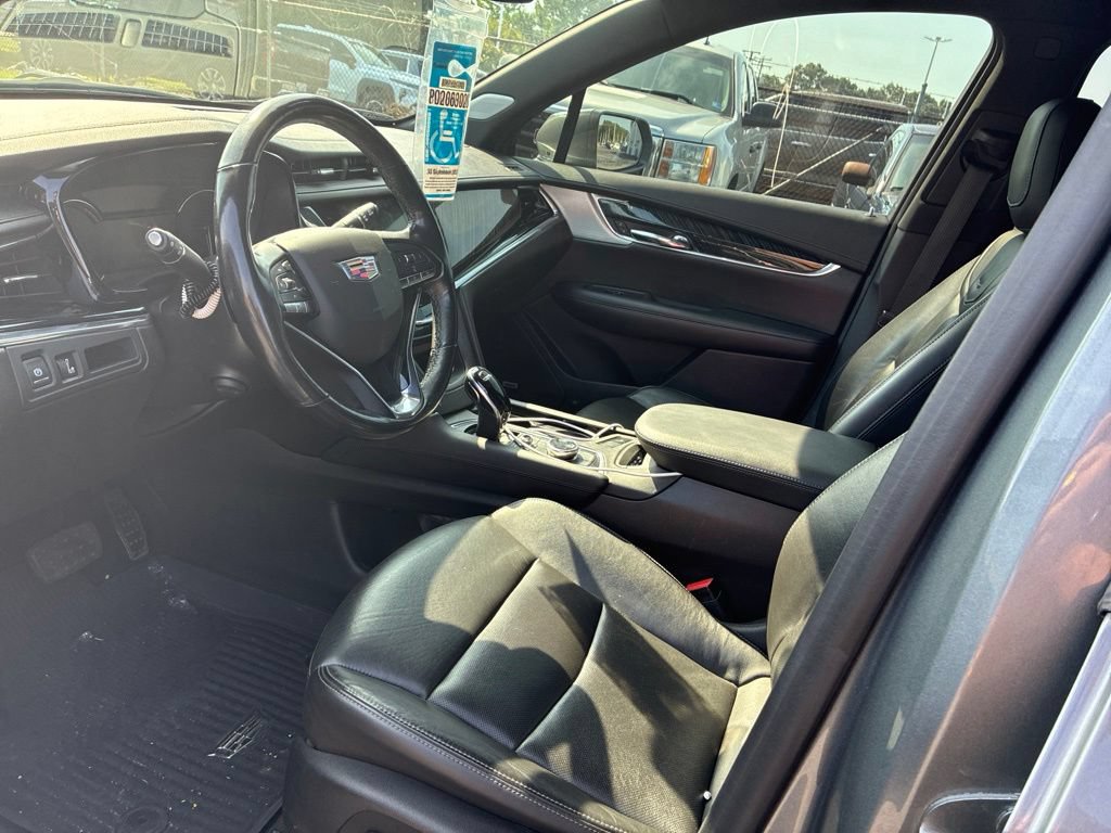 Used 2020 Cadillac XT6 Premium Luxury w/ LPO, Floor Liner Package AWD/4WD image 18