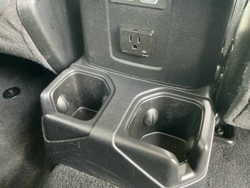 Used 2023 Jeep Wrangler Sahara image 22