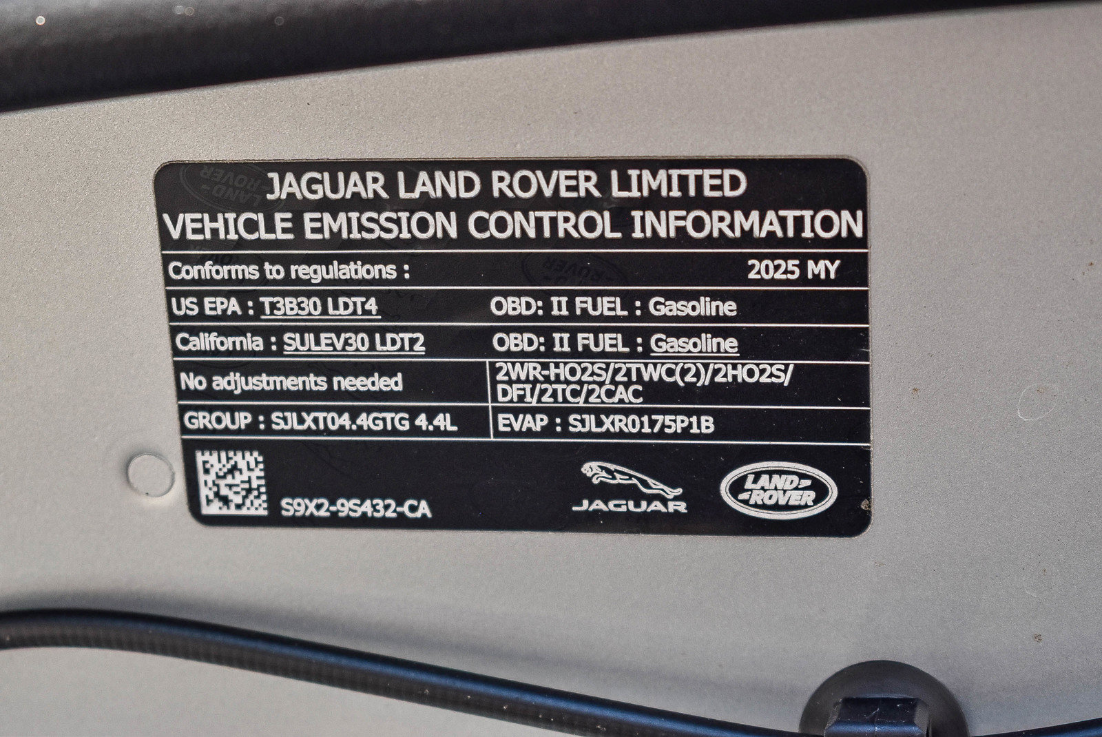 Used 2025 Land Rover Range Rover SE image 28