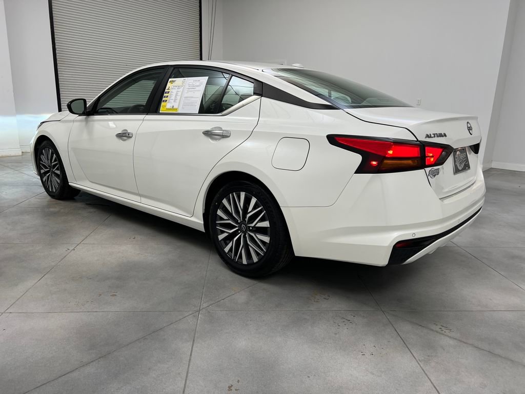 Used 2024 Nissan Altima 2.5 SV image 5