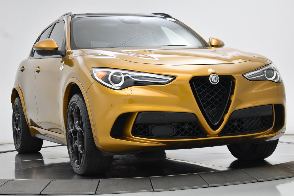 Used 2022 Alfa Romeo Stelvio Quadrifoglio w/ Active Assist Plus Package AWD/4WD image 16