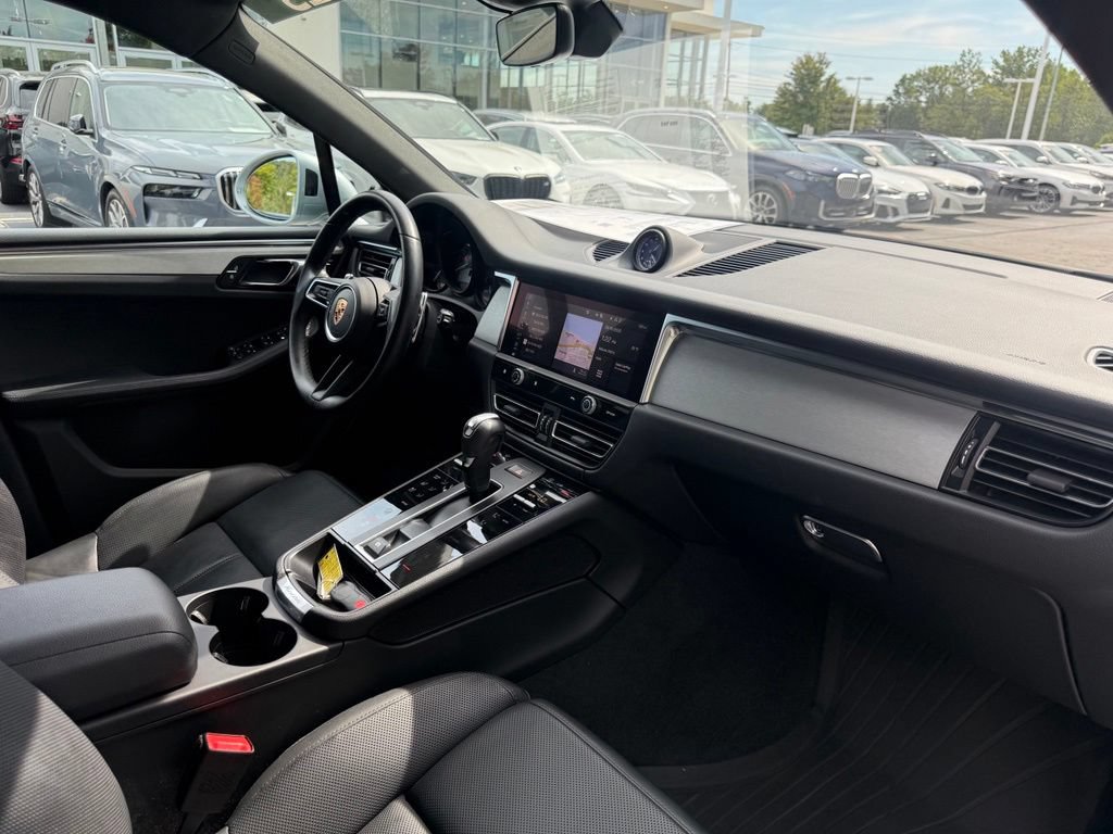 Used 2023 Porsche Macan S AWD/4WD image 14