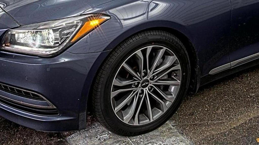 Used 2015 Hyundai Genesis 3.8 w/ Option Group 04 image 12