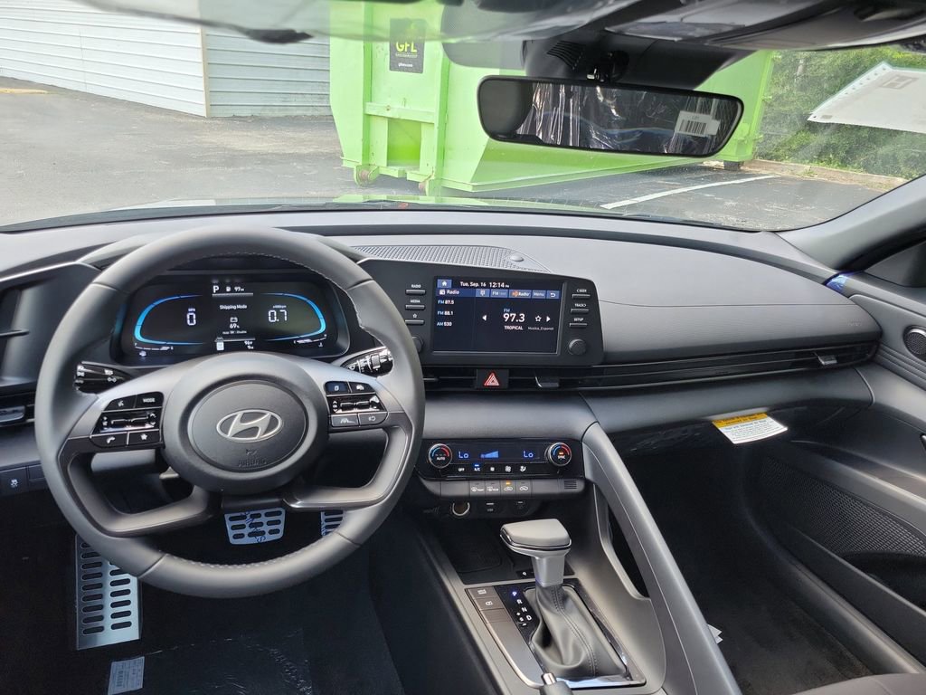 New 2025 Hyundai Elantra Sport w/ Cargo Package image 27