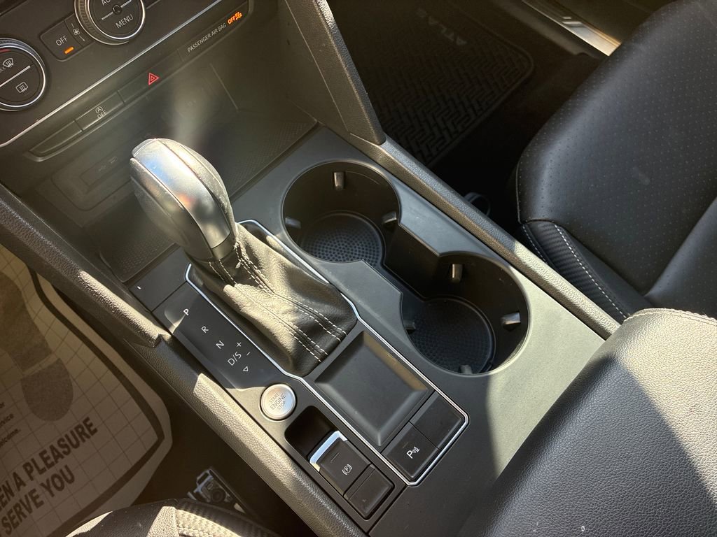 Used 2021 Volkswagen Atlas Cross Sport SE image 18