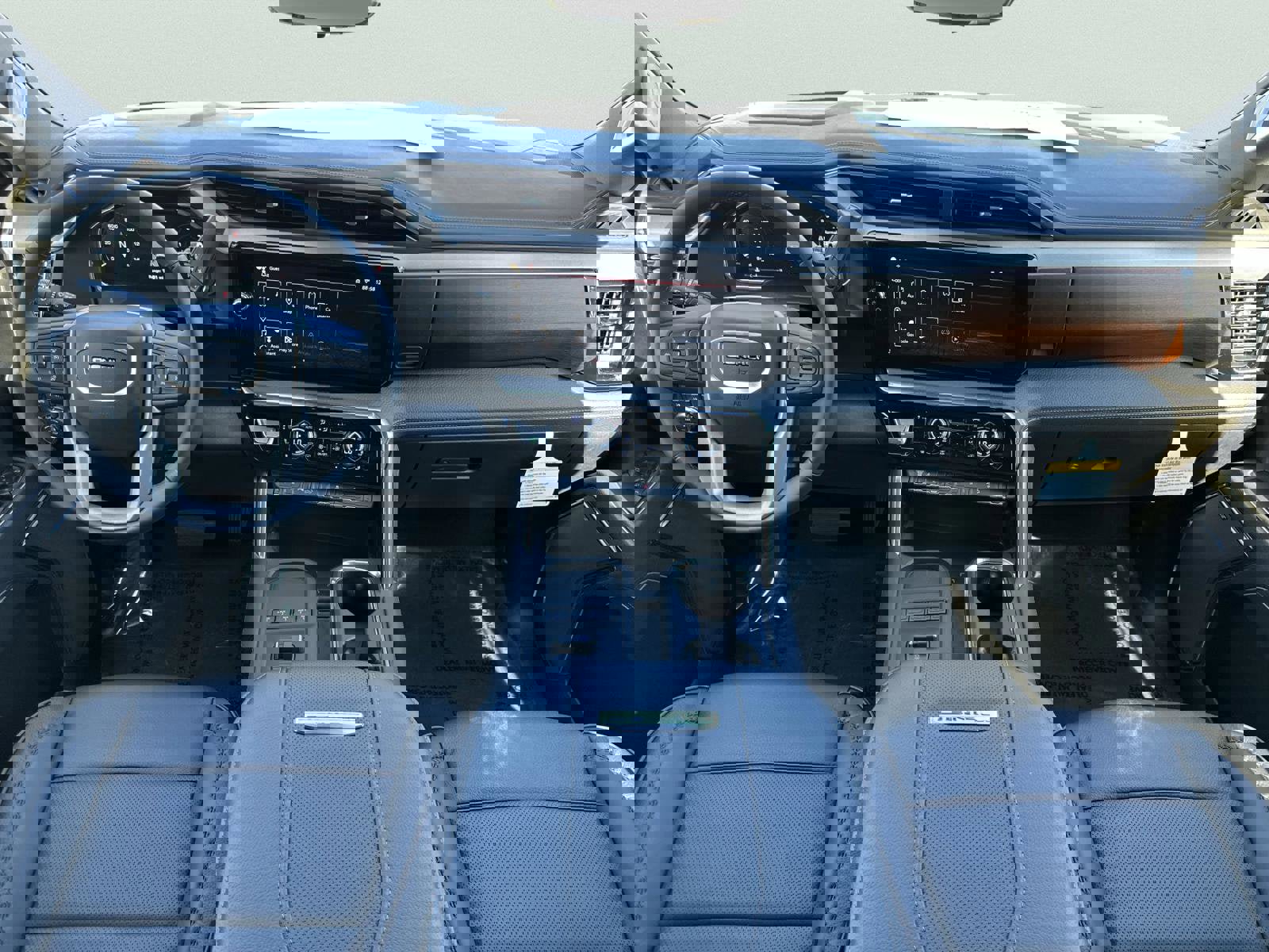 New 2026 GMC Sierra 2500 Denali w/ Denali Reserve Package image 13