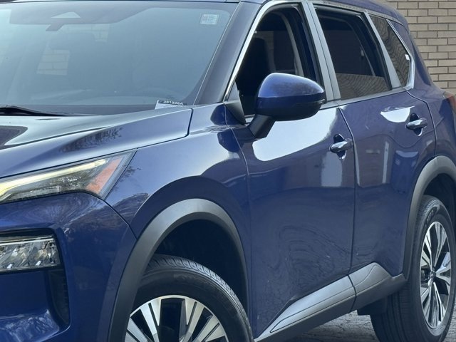 Used 2022 Nissan Rogue SV image 32