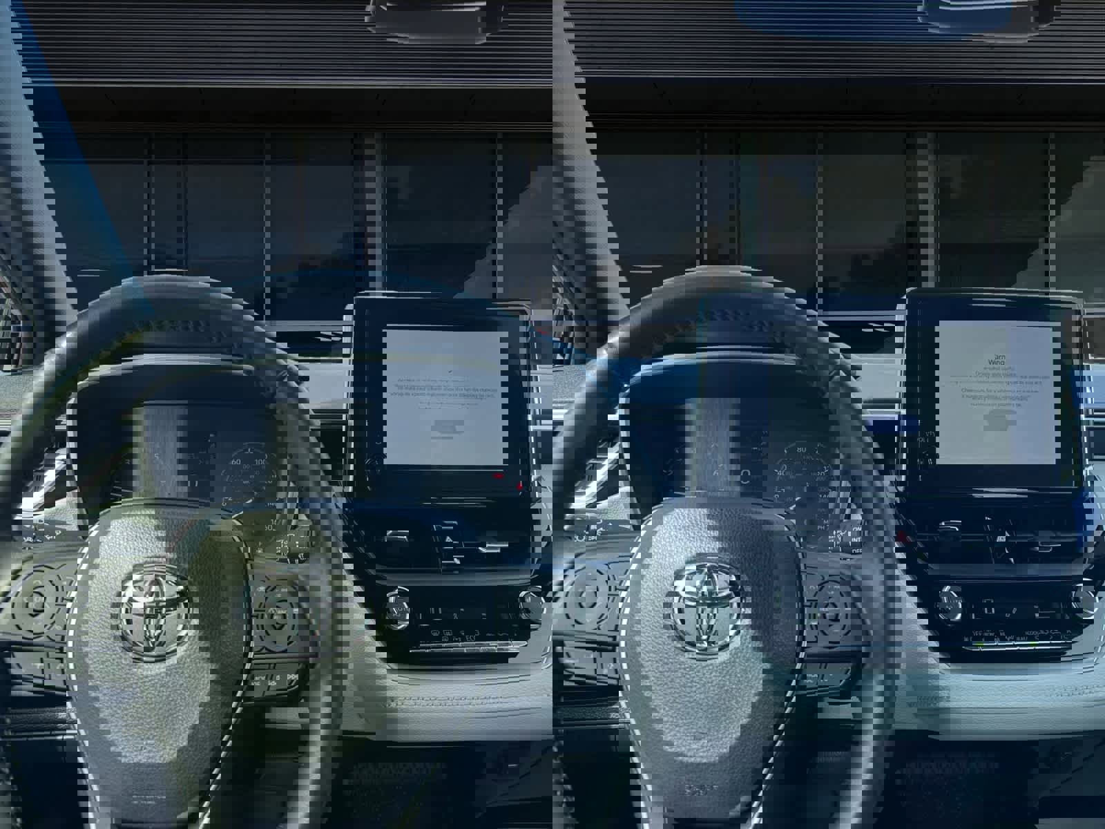 Used 2023 Toyota Corolla SE image 3