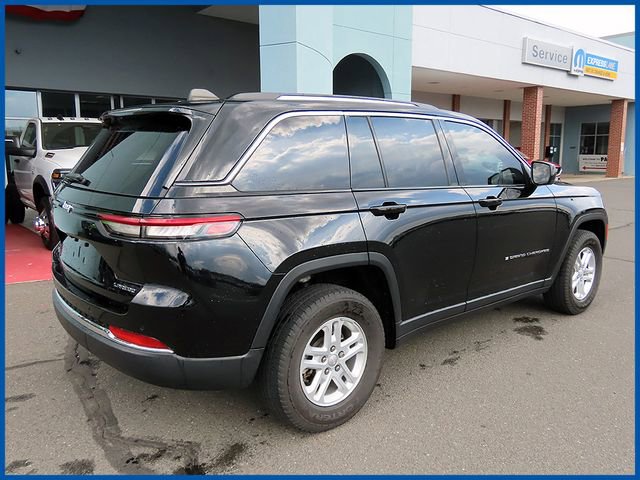 Certified 2023 Jeep Grand Cherokee Laredo w/ Trailer Tow Prep Group (B) AWD/4WD image 7