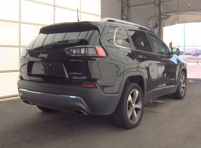 Used 2019 Jeep Cherokee Limited FWD image 2