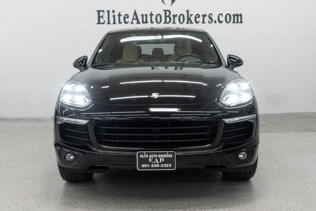 Used 2017 Porsche Cayenne Platinum Edition AWD/4WD image 3