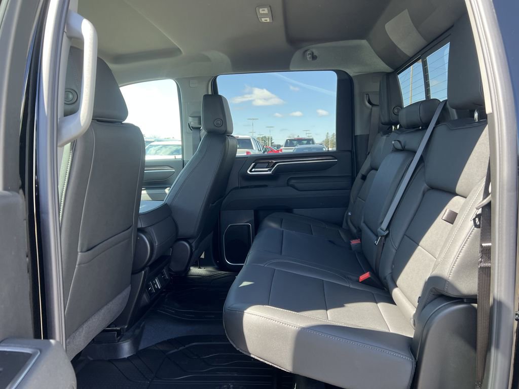 New 2026 Chevrolet Silverado 3500 LT image 9