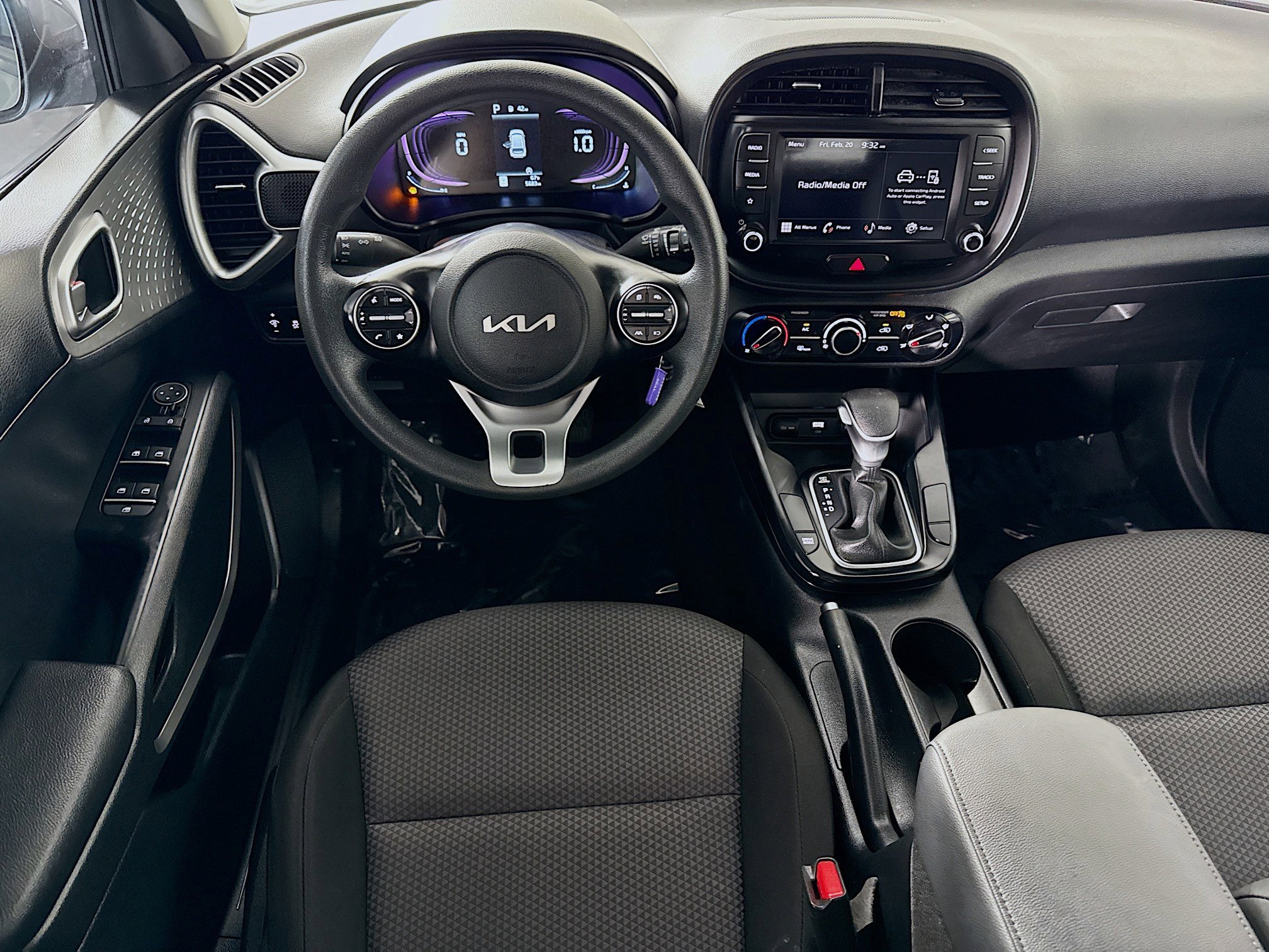 Used 2025 Kia Soul LX w/ LX Technology Package image 17