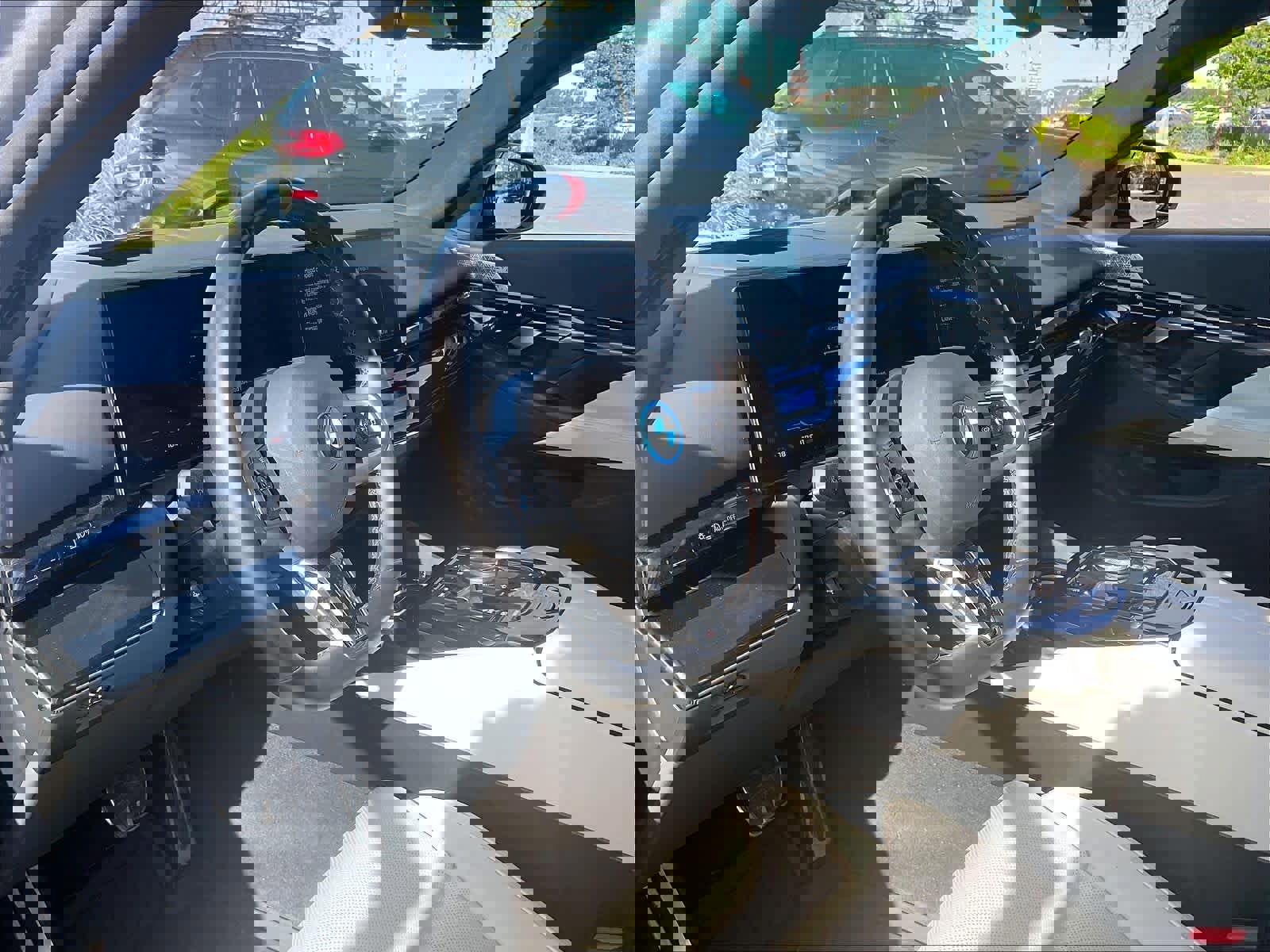 Used 2024 BMW i5 M60 w/ Premium Package image 17