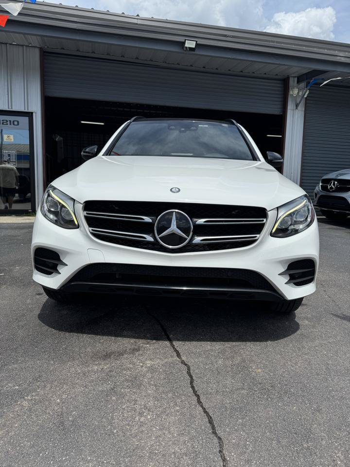 Used 2017 Mercedes-Benz GLC 300 4MATIC image 2