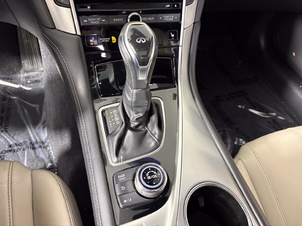 Used 2017 INFINITI Q60 2.0t w/ Premium Plus Package 2.0T AWD/4WD image 20