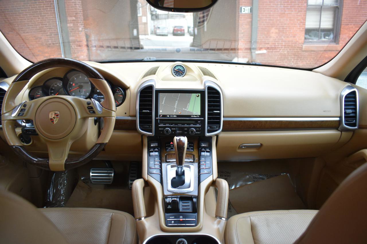 Used 2014 Porsche Cayenne S AWD/4WD image 21