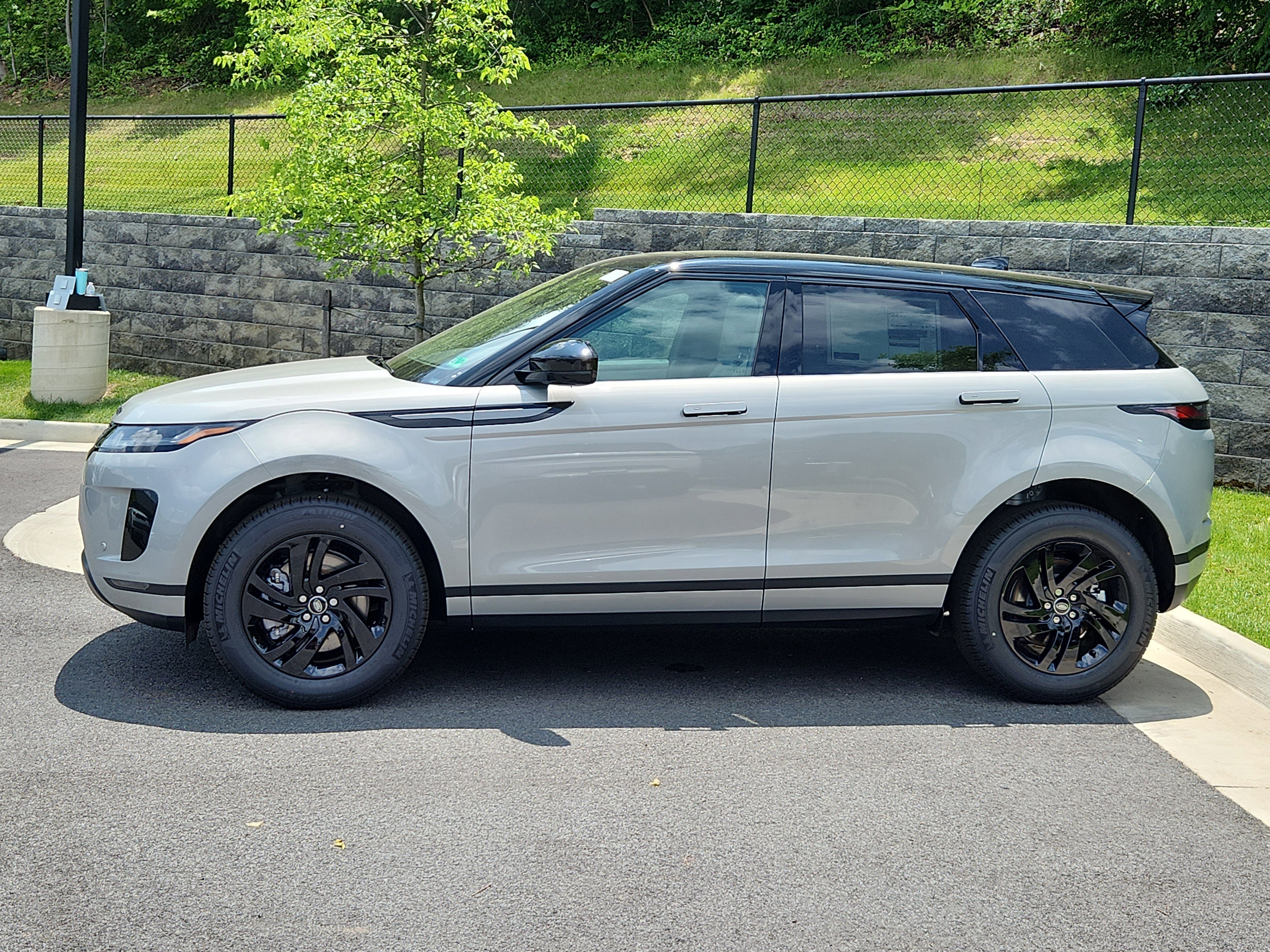 New 2026 Land Rover Range Rover Evoque S image 6