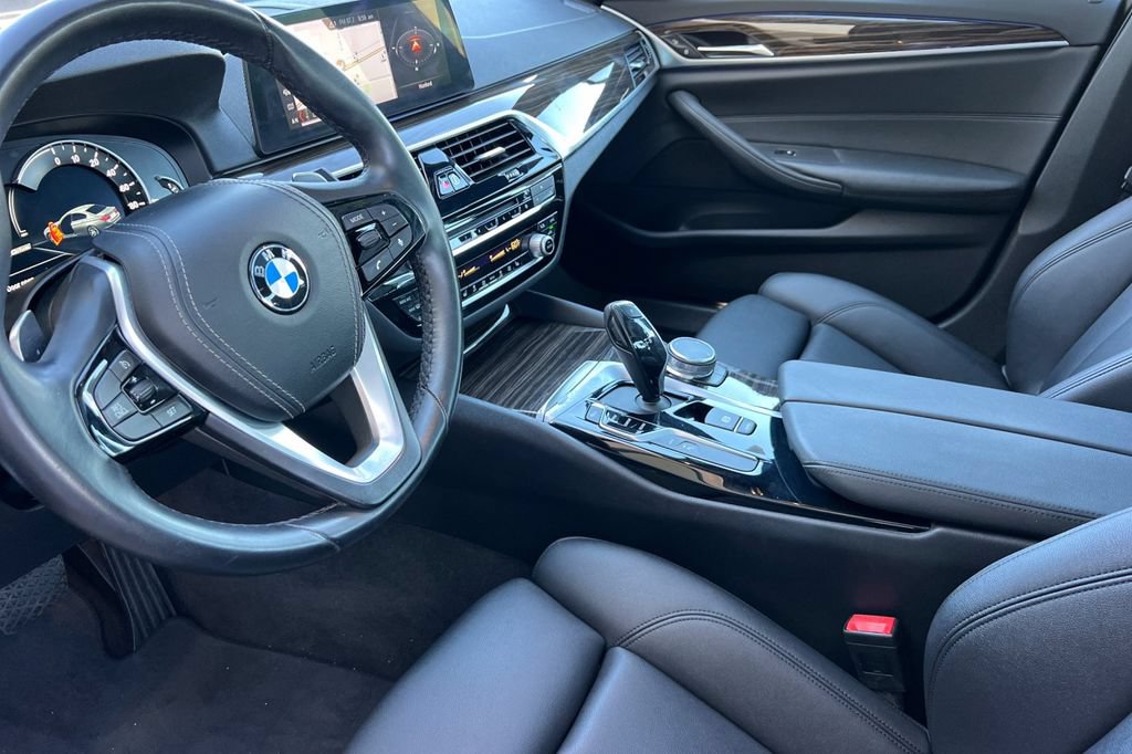 Used 2019 BMW 530e w/ Convenience Package RWD image 12