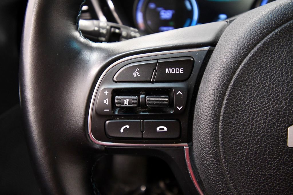 Used 2022 Kia Niro EX Premium w/ Cold Weather Package image 21