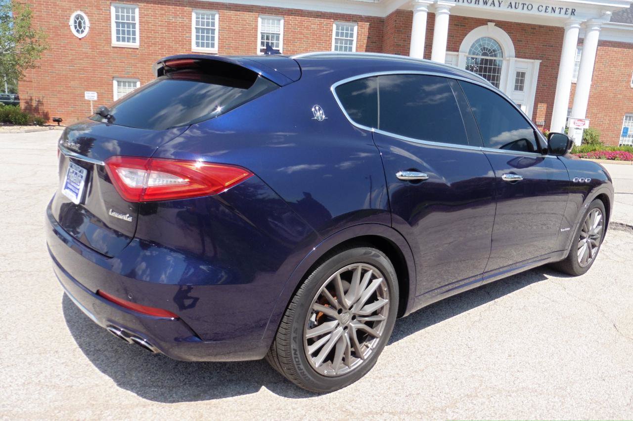 Used 2019 Maserati Levante GranLusso AWD/4WD image 23