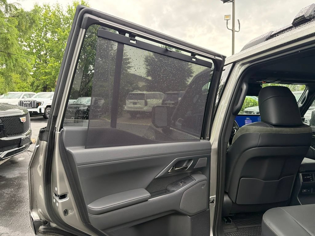 Used 2026 Lexus GX 550 AWD/4WD image 17