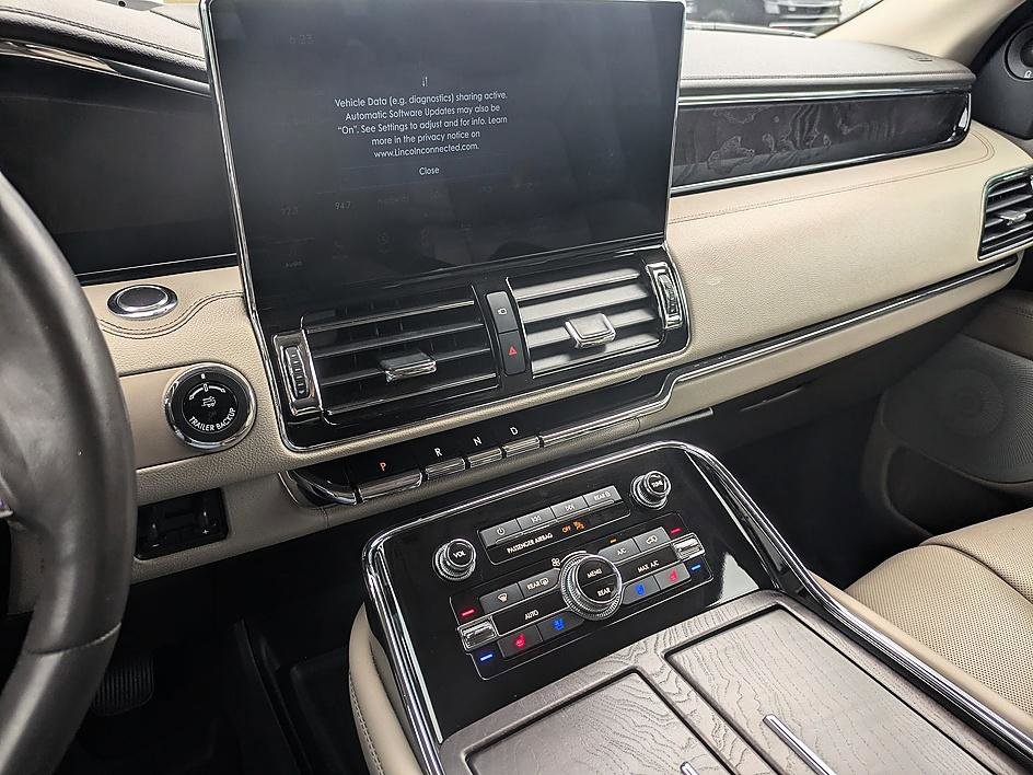 Used 2022 Lincoln Navigator Reserve AWD/4WD image 20