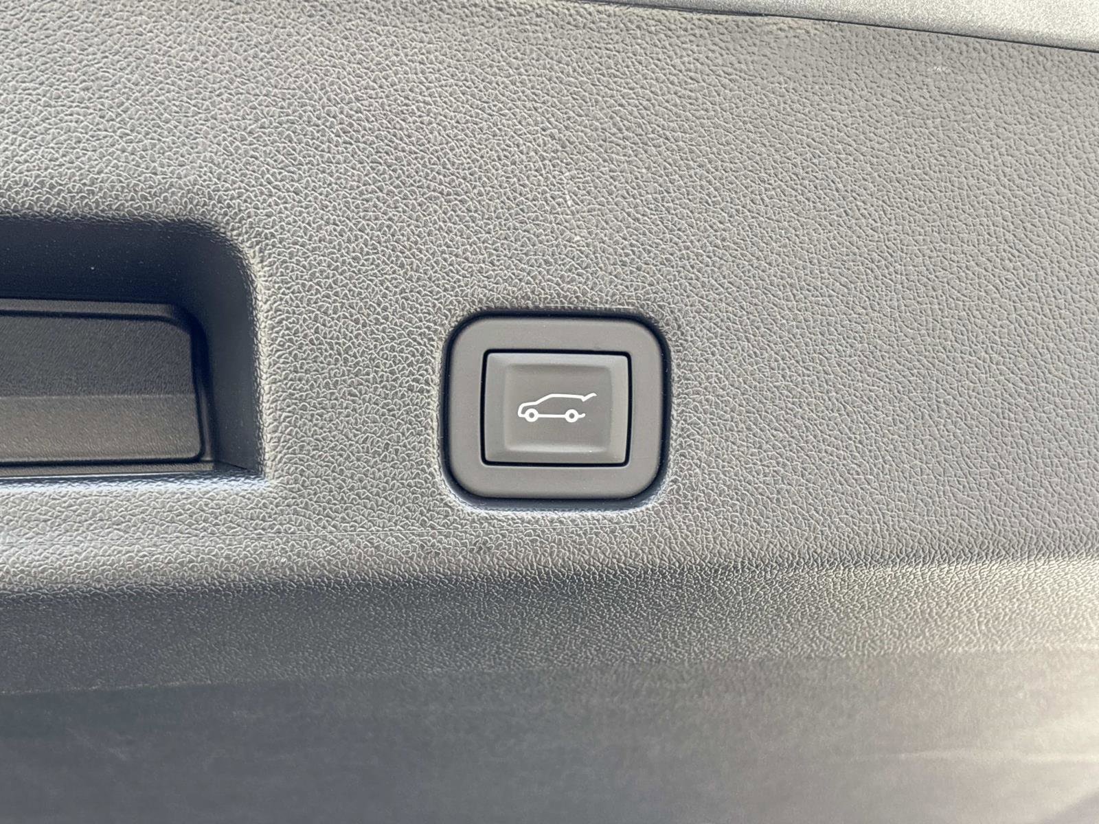 Certified 2025 Buick Enclave Avenir w/ Super Cruise Package image 14