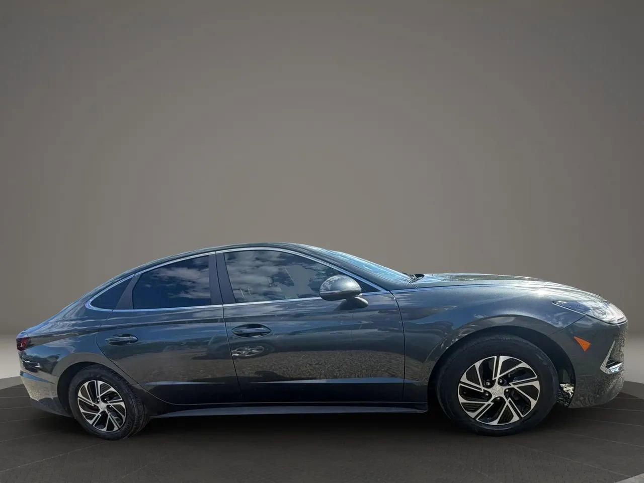 Used 2021 Hyundai Sonata Blue FWD image 4