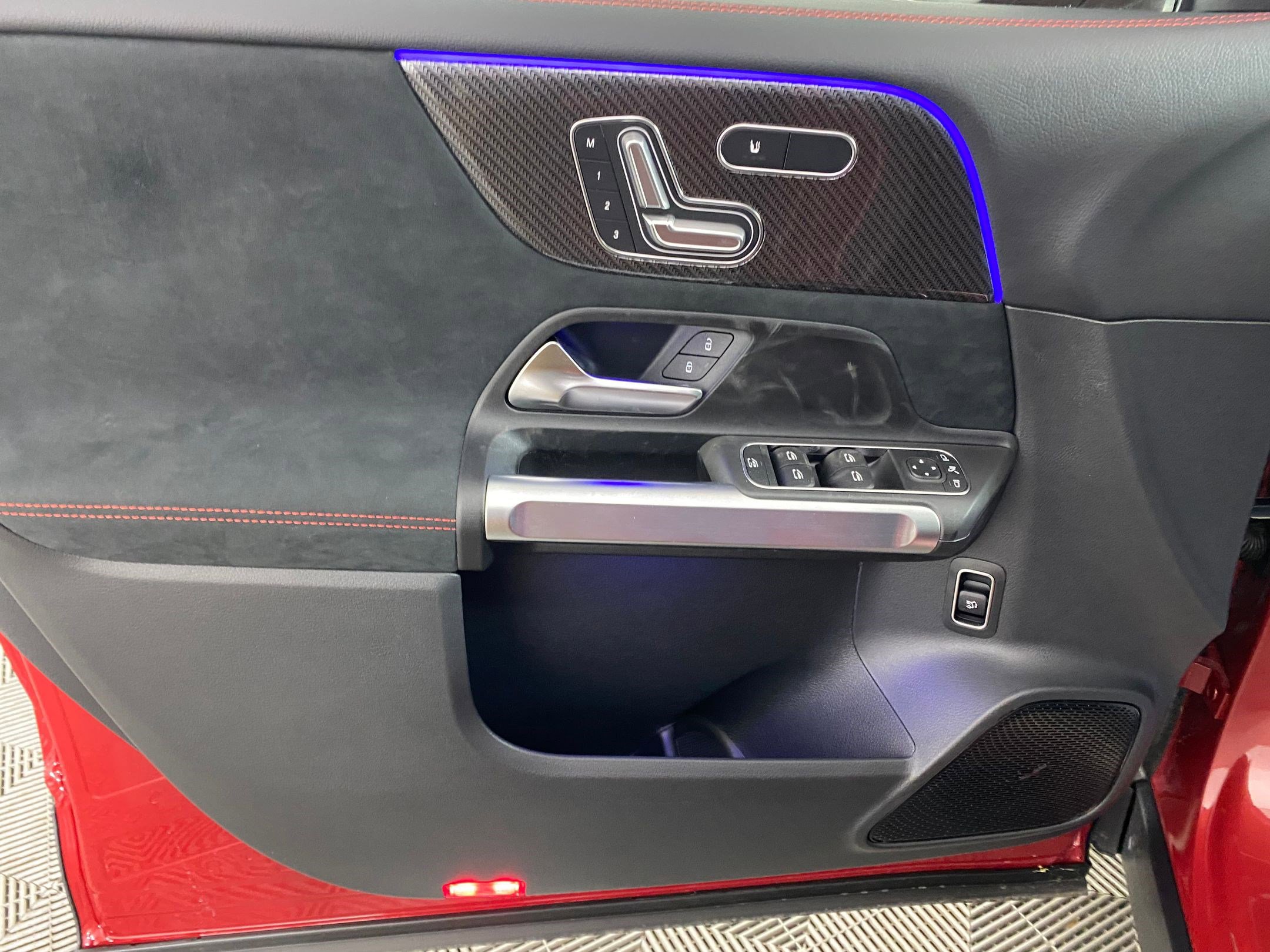 Used 2026 Mercedes-Benz GLB 250 4MATIC image 22