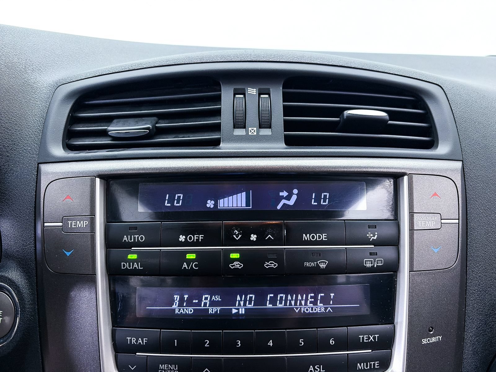 Used 2013 Lexus IS 250C w/ Luxury Pkg RWD image 14