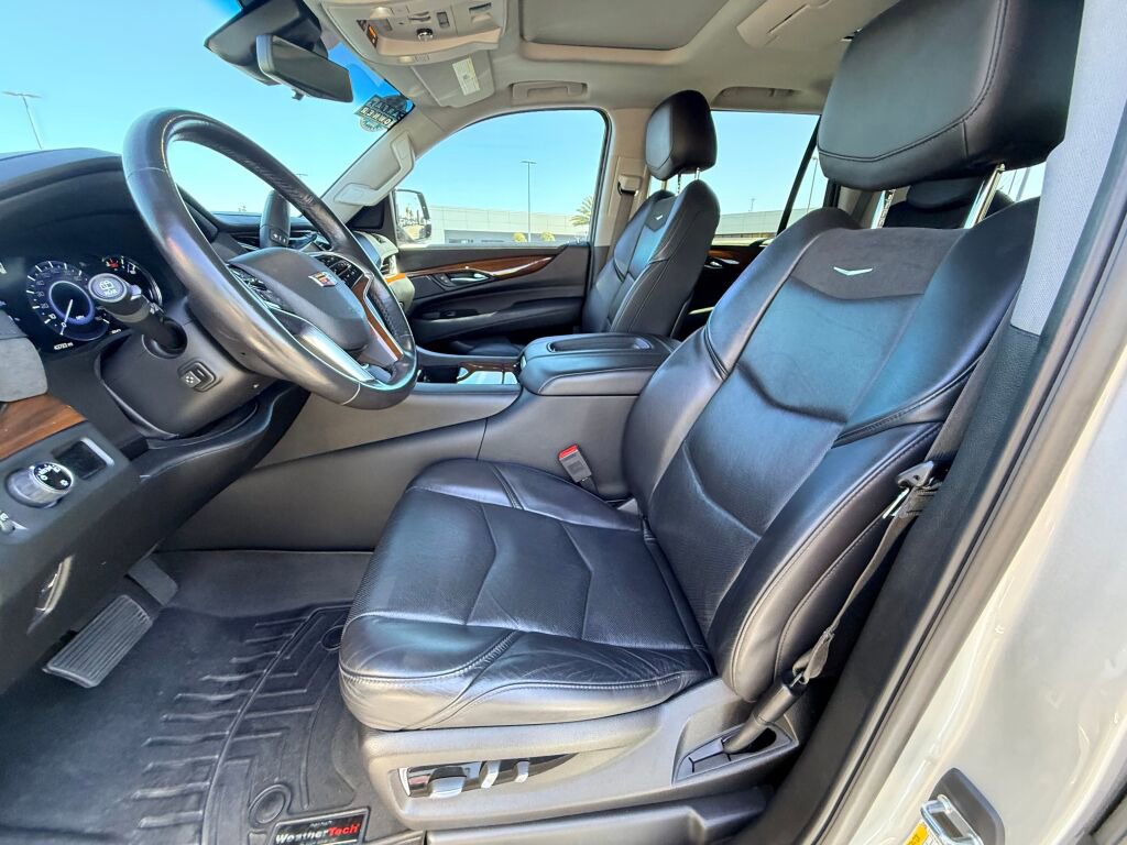 Used 2019 Cadillac Escalade Premium Luxury image 5