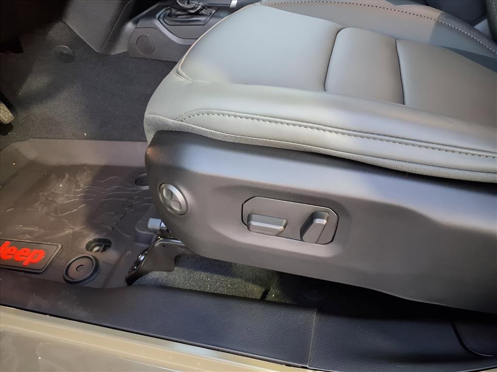 New 2026 Jeep Gladiator Mojave image 13