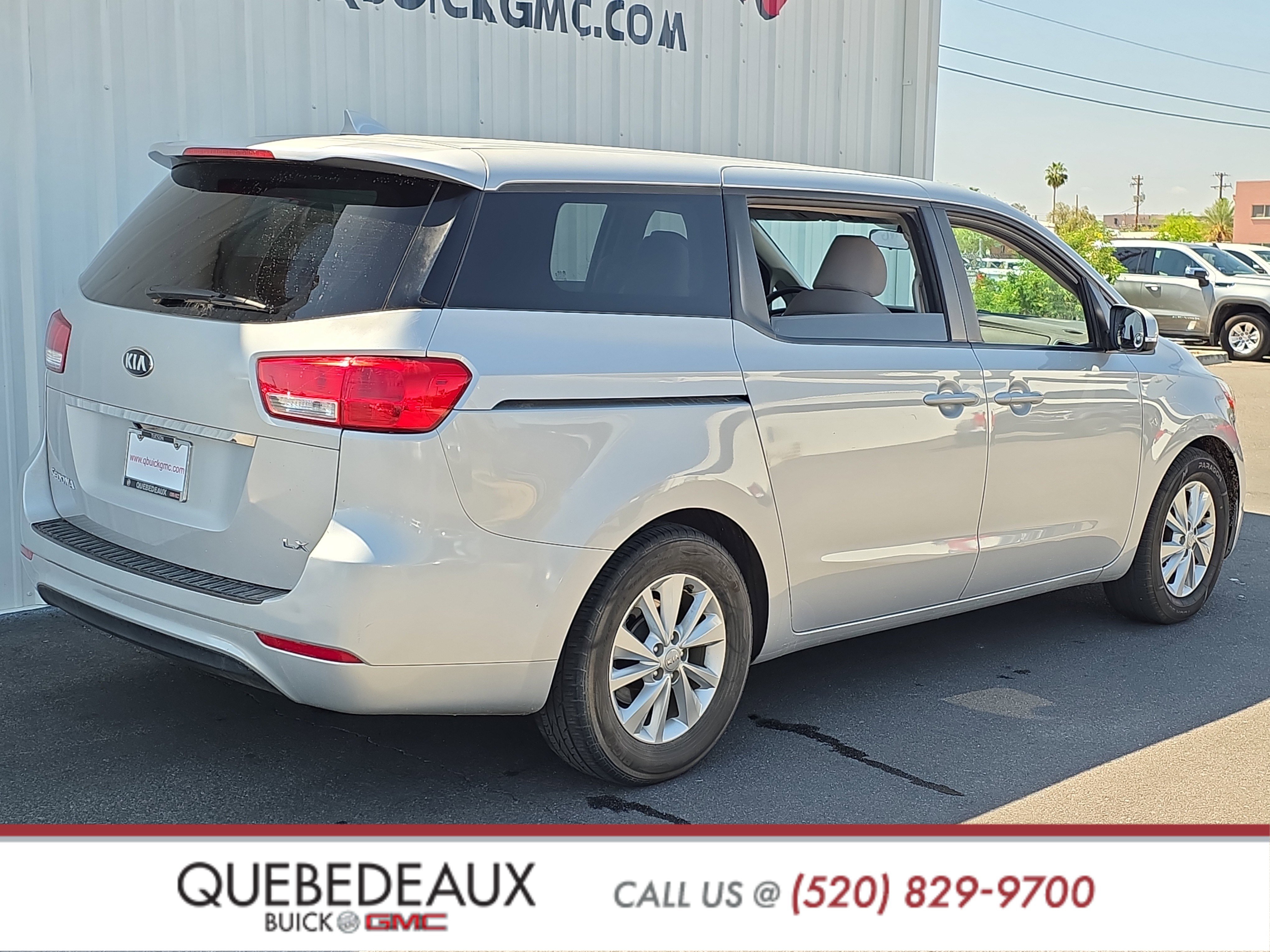Used 2018 Kia Sedona LX image 7