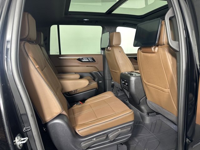 New 2026 Chevrolet Suburban High Country image 13