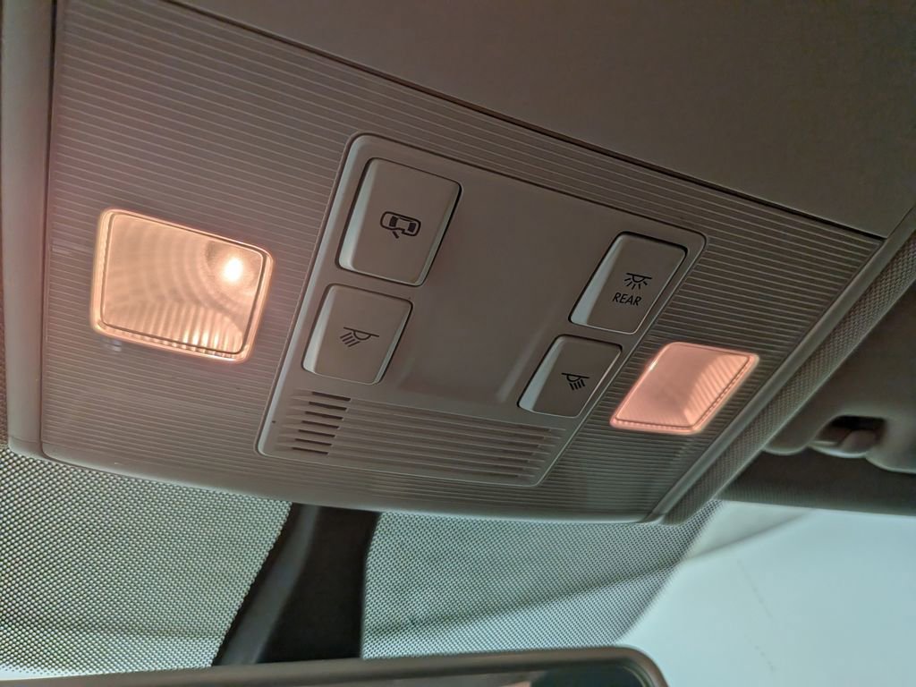 Used 2019 Volkswagen Golf S image 33