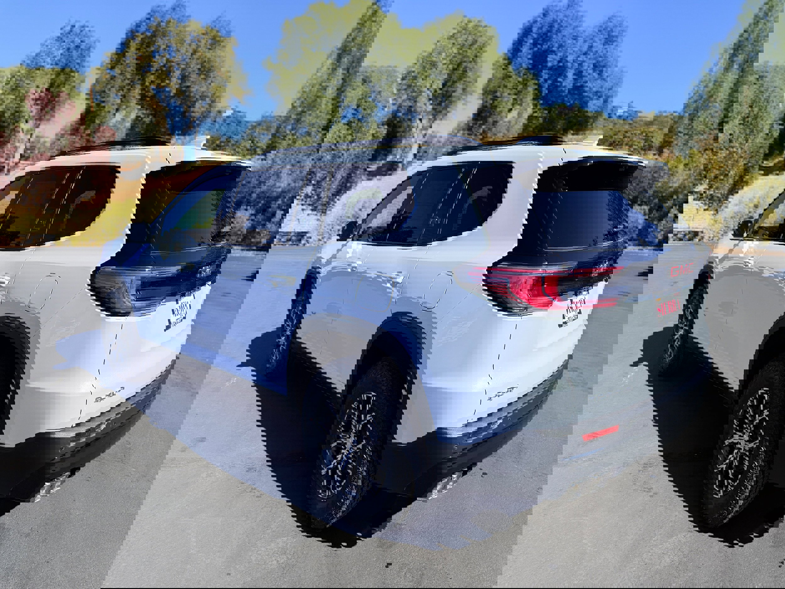 New 2026 GMC Acadia AT4 w/ Luxury Package image 6