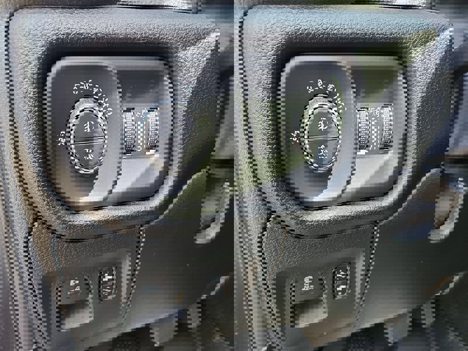 Used 2023 RAM 1500 Laramie AWD/4WD image 22