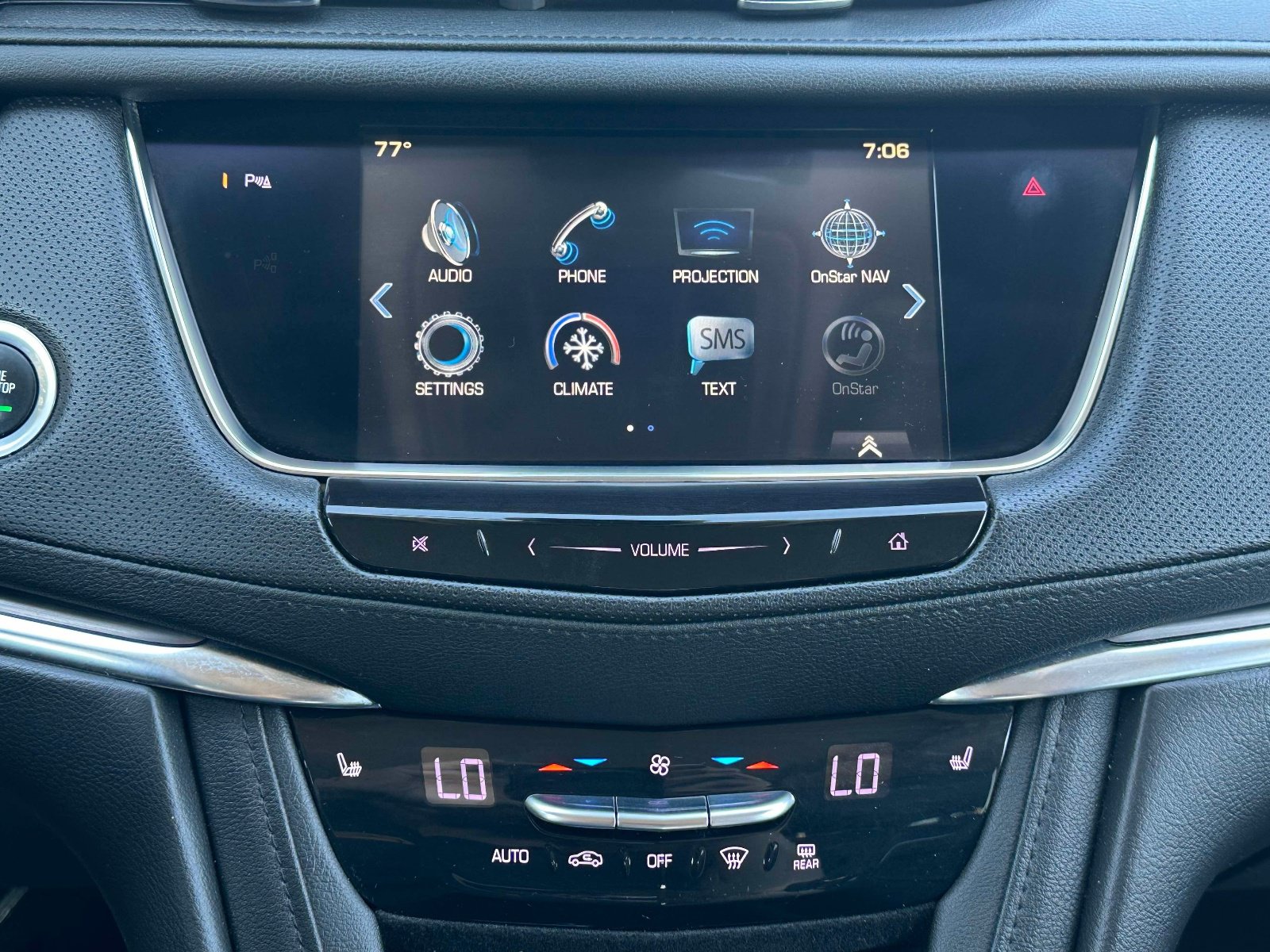 Used 2018 Cadillac XT5 Luxury w/ Driver Awareness Package AWD/4WD image 9