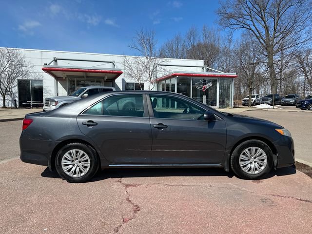 Used 2013 Toyota Camry LE image 6