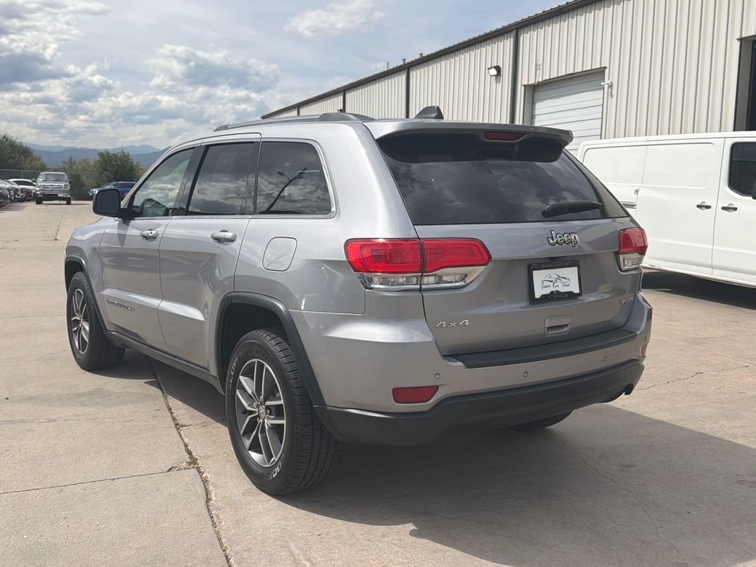Used 2018 Jeep Grand Cherokee Laredo AWD/4WD image 7