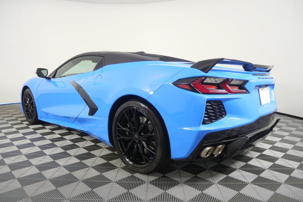 Used 2024 Chevrolet Corvette Stingray Preferred Conv w/ Z51 Performance Package RWD image 9