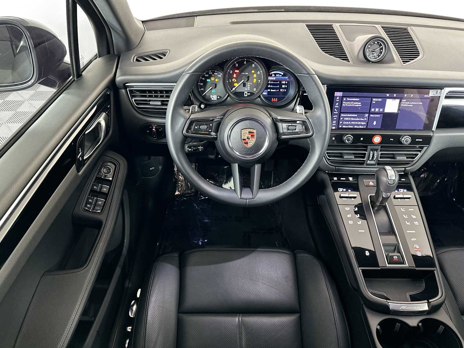 Certified 2025 Porsche Macan image 23