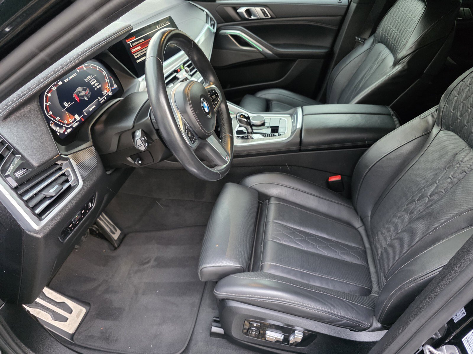 Used 2023 BMW X6 M50i w/ Shadowloine Package image 10