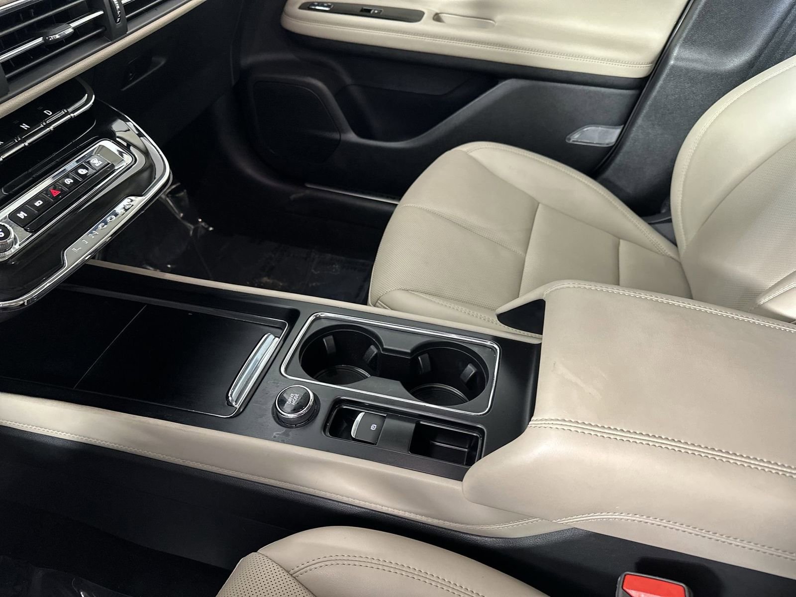 Used 2025 Lincoln Corsair FWD w/ Equipment Group 101A image 25