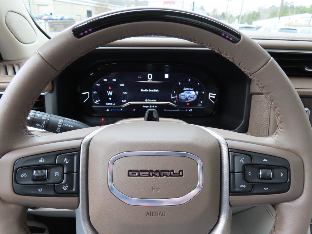 Used 2024 GMC Yukon Denali w/ Advanced Technology Package image 30