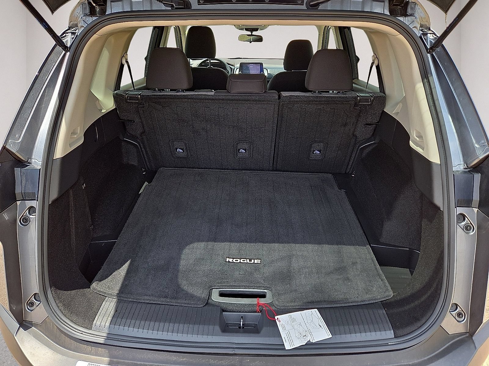 Used 2023 Nissan Rogue SV FWD image 13