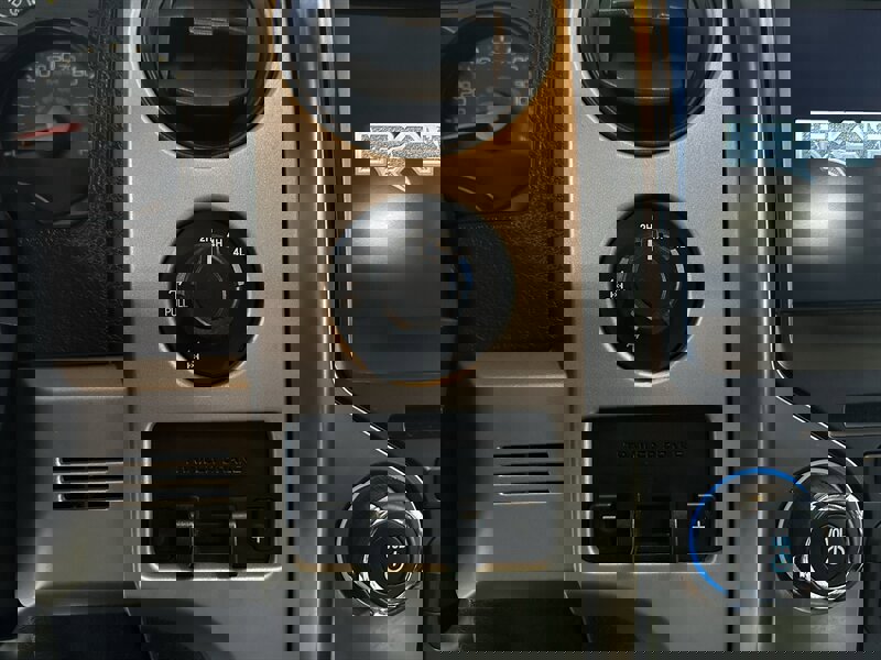 Used 2014 Ford F150 Raptor w/ Equipment Group 801A Luxury image 21